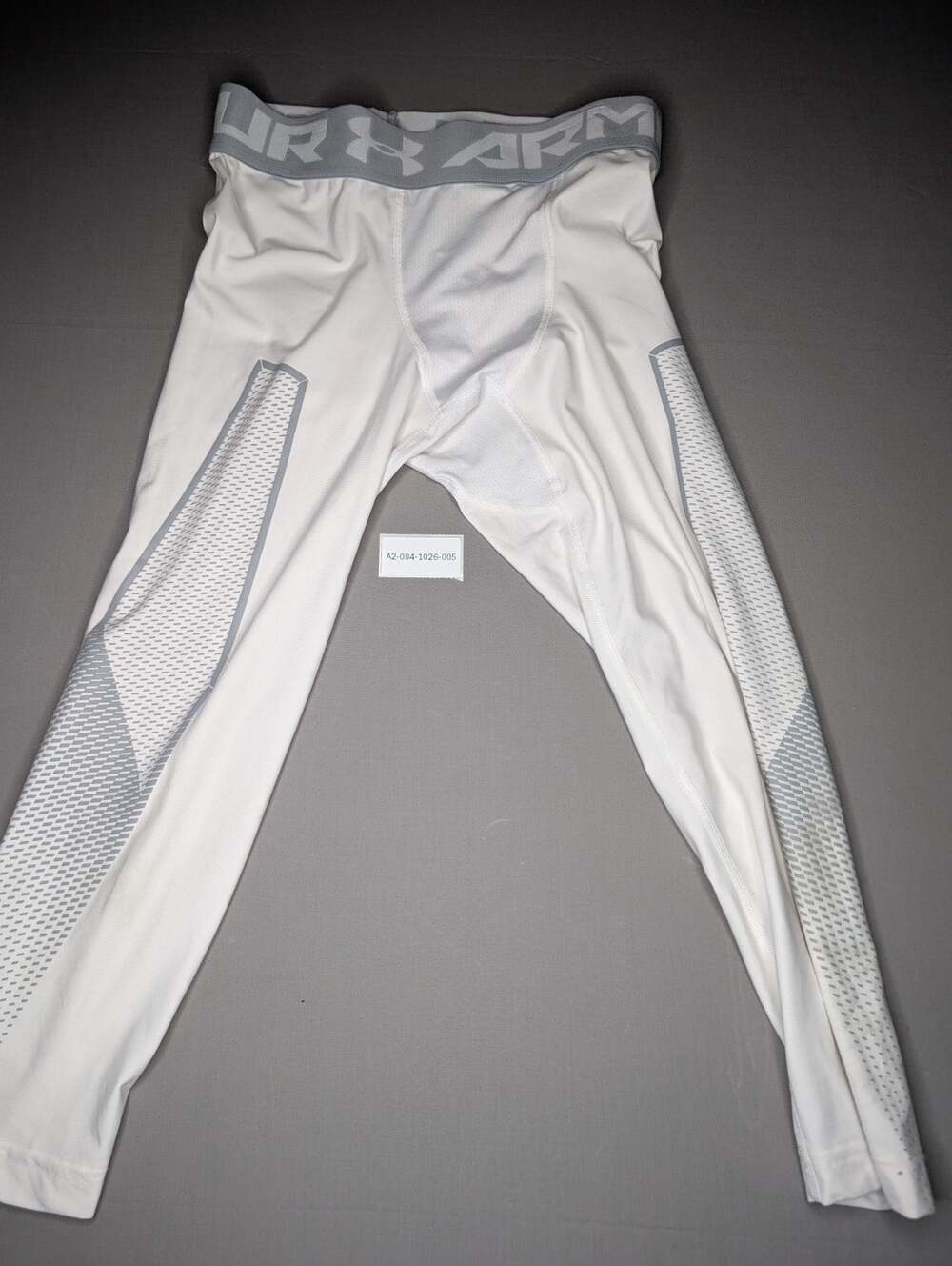 Under Armour Men's HeatGear Armour 3/4 Compression Leggings Athletic Pants 13099